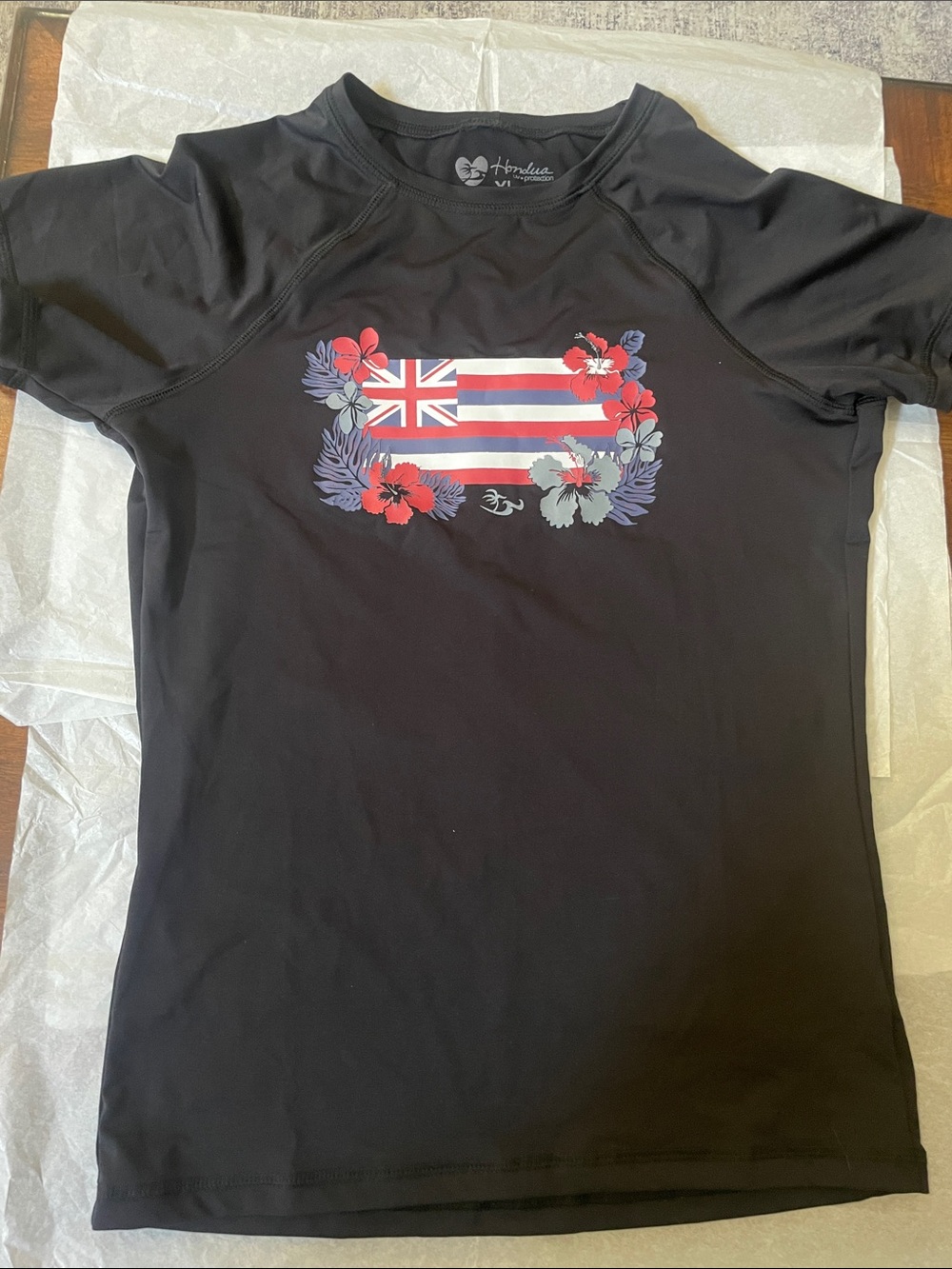Surf - Black Rash Guard with Hawaiian Flag